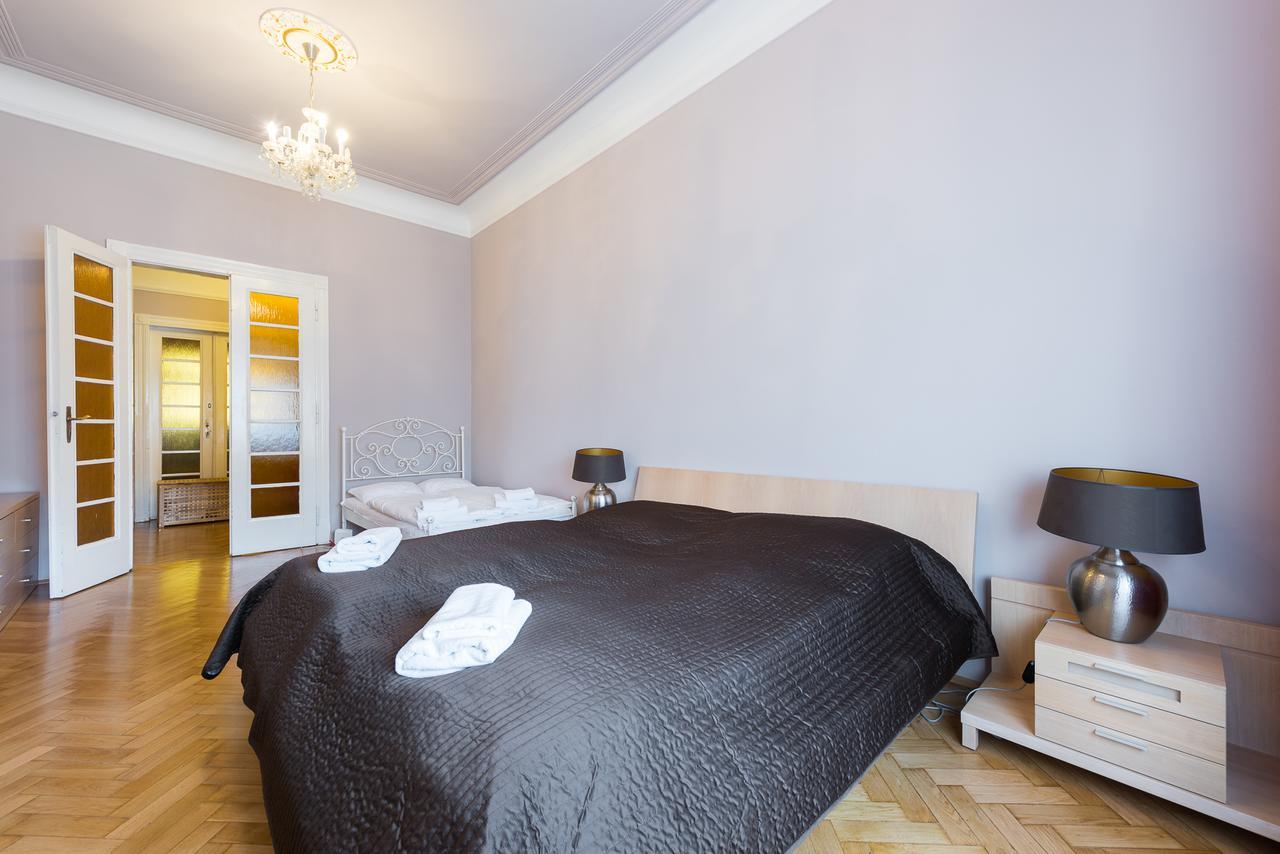 Wenceslas Square Apartment Prague Exterior photo